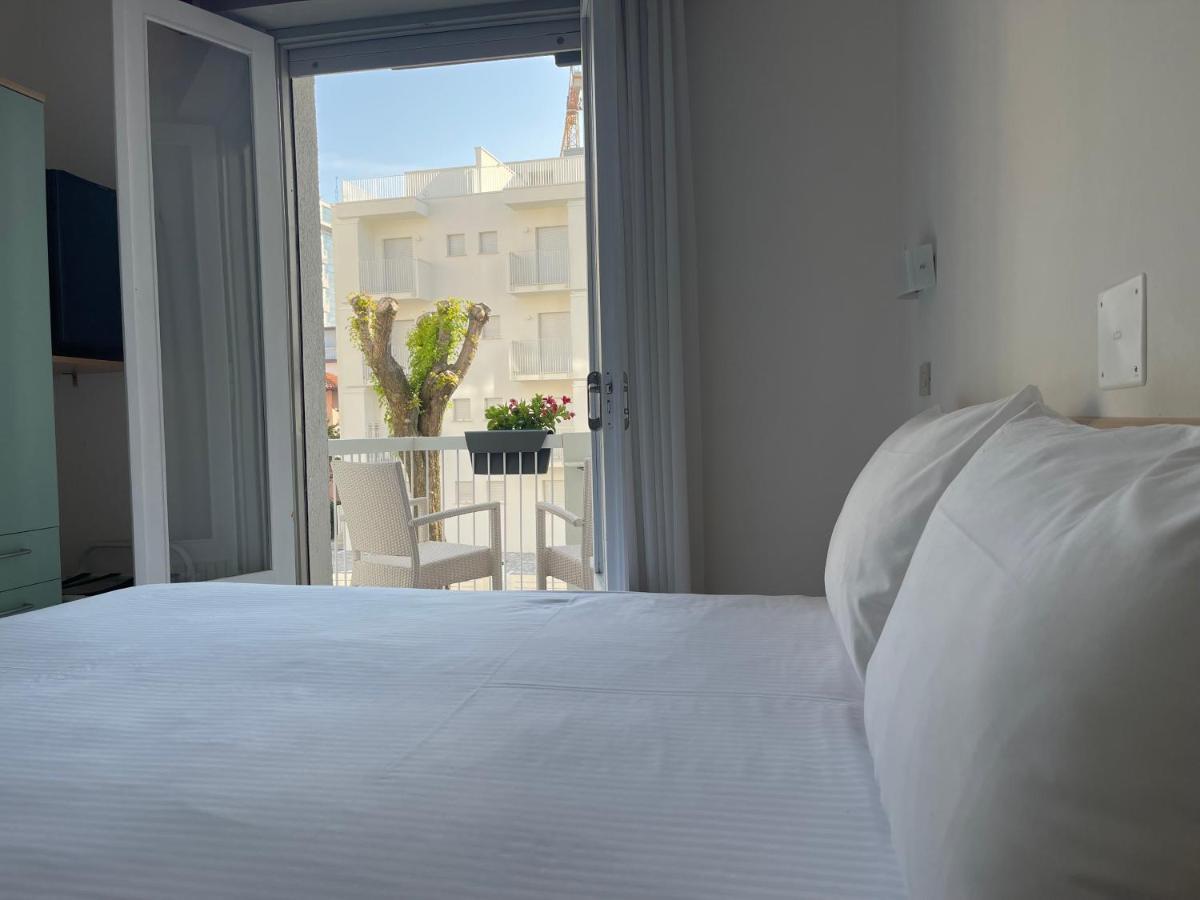 Hotel Athena Λινιάνο Σαμπιαντόρο Εξωτερικό φωτογραφία