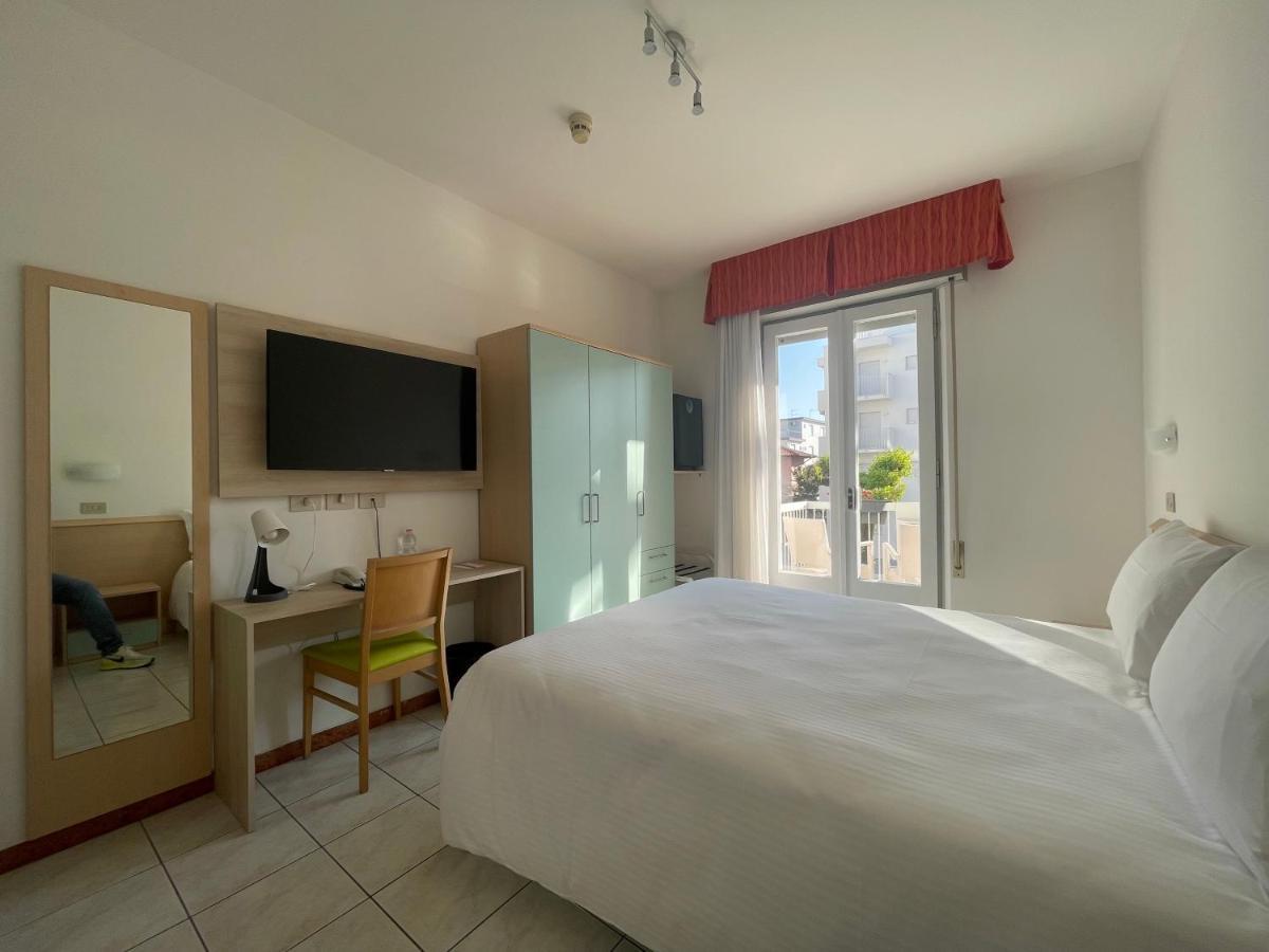 Hotel Athena Λινιάνο Σαμπιαντόρο Εξωτερικό φωτογραφία